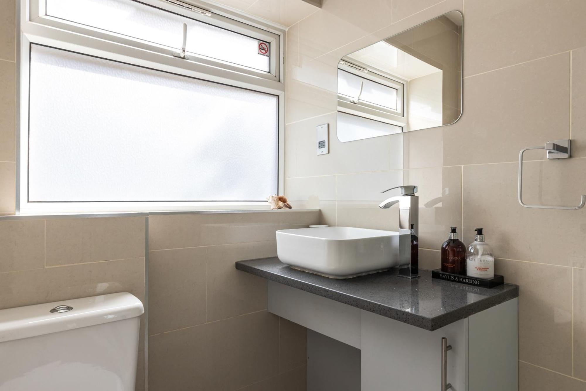 King Studio Apartment With Garden And Parking Ealing kerület Kültér fotó