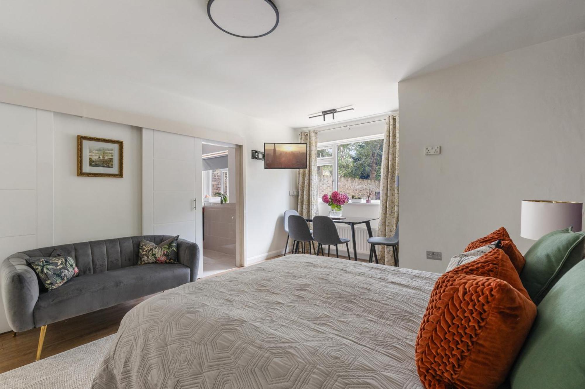 King Studio Apartment With Garden And Parking Ealing kerület Kültér fotó