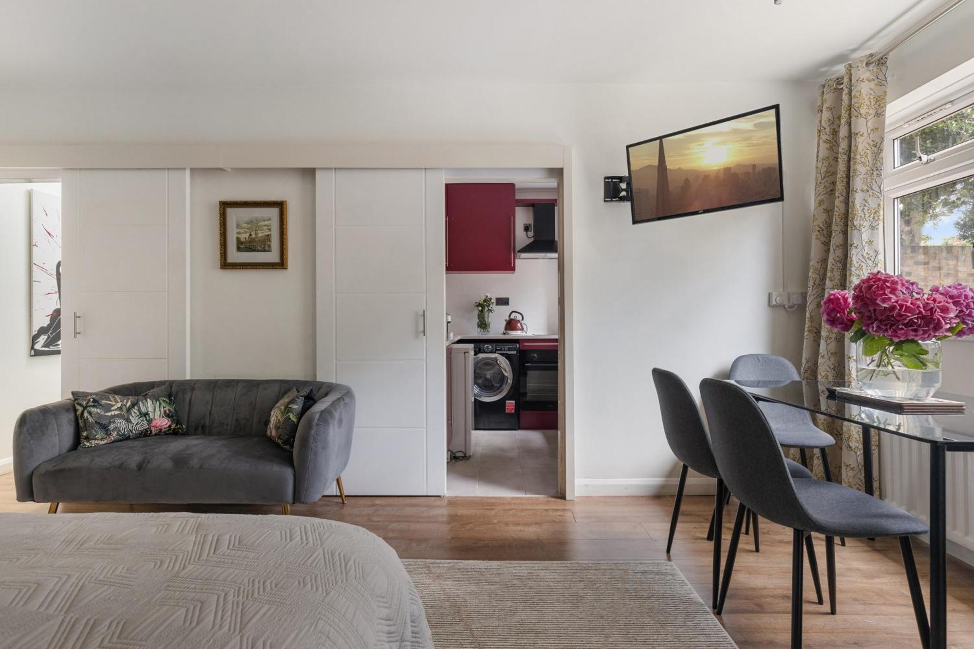 King Studio Apartment With Garden And Parking Ealing kerület Kültér fotó